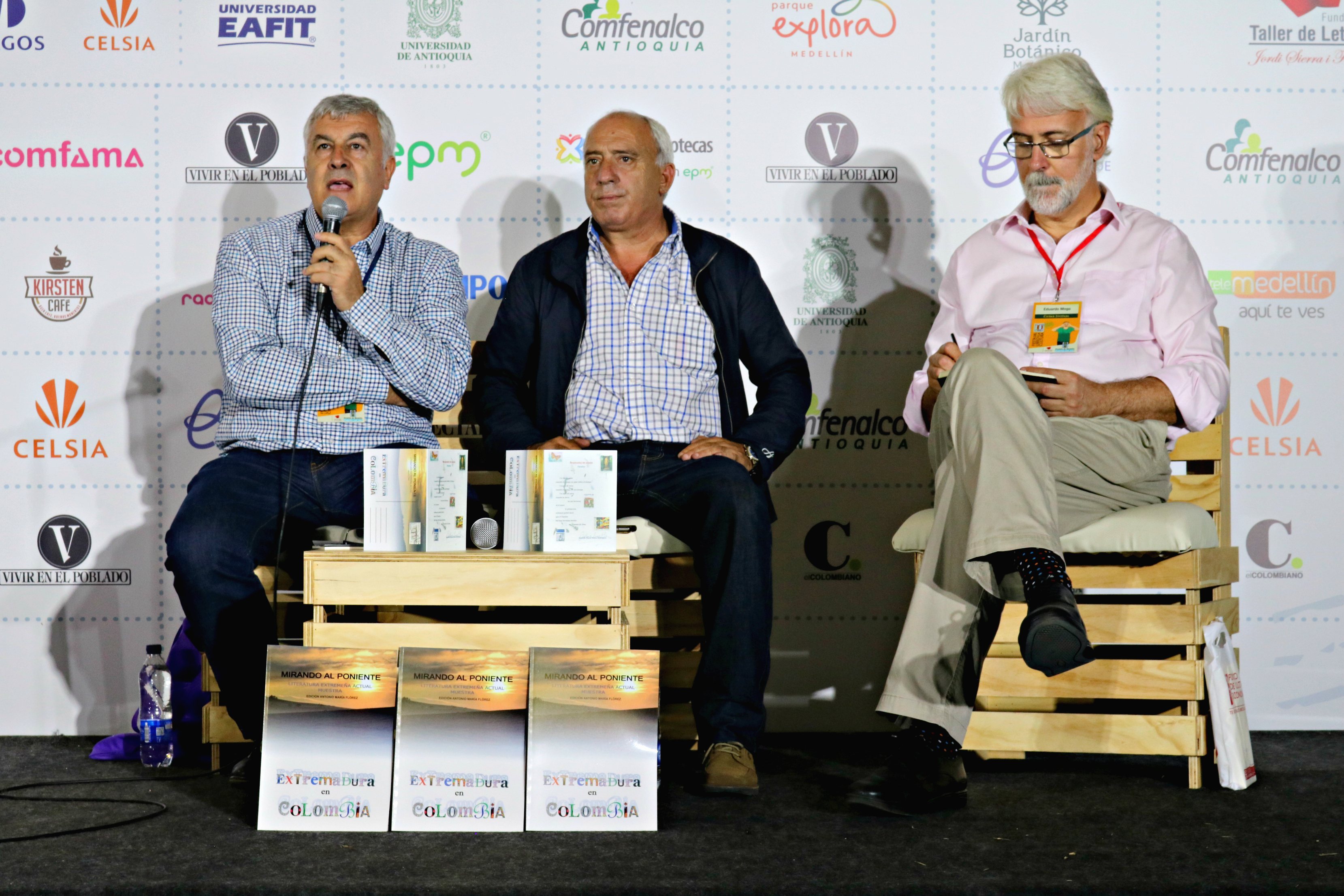 Miembros de la delegación de Medellín, españa, en la Fiesta del Libro 2016. Foto: Yorley Ruiz.